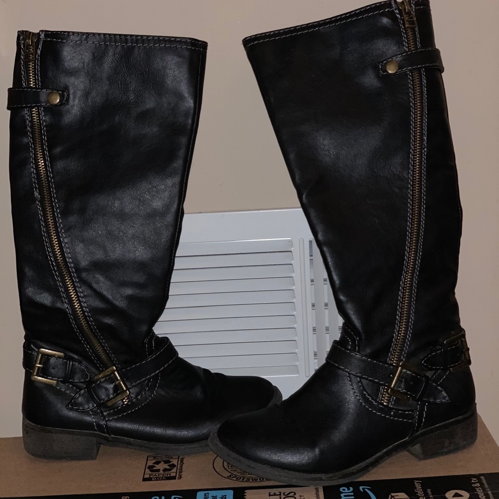 Black riding boots